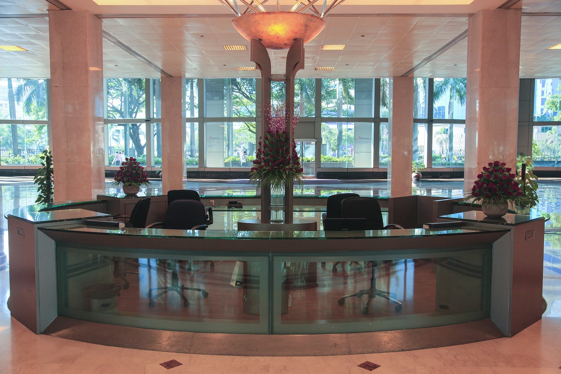 4 Simple Tips to Choose the Ideal Reception Furniture for Your Office