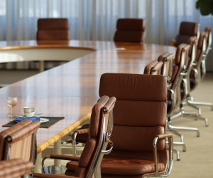 4 Factors to Consider While Buying Conference Room Chairs