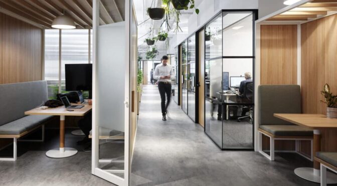 Designing Multi-Functional Office Spaces: Furniture That Does More